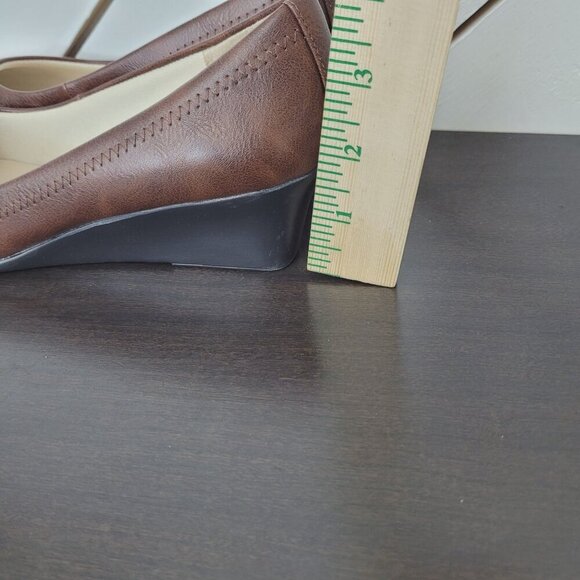 NEW LifeStride Groovy Womens Size 6.5W Wedge Pump Tan  ~ 6PT - Picture 4 of 8